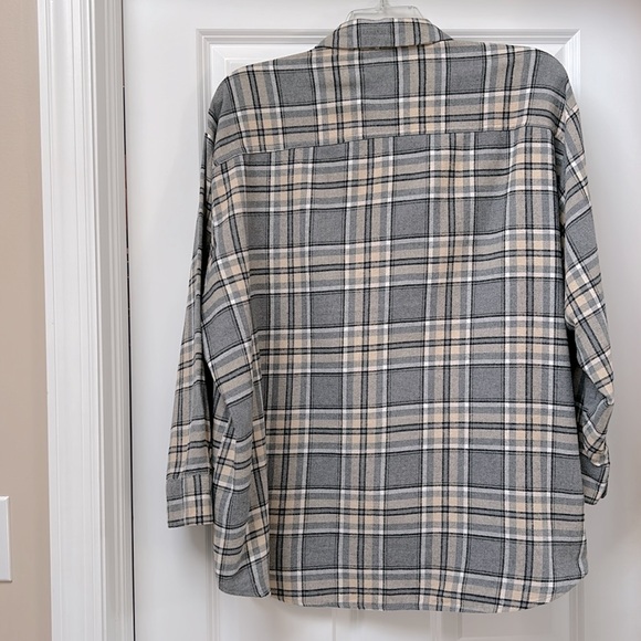 OLD NAVY The Boyfriend Shirt gray flannel pocket button down size 2X 100% cotton - Picture 2 of 5